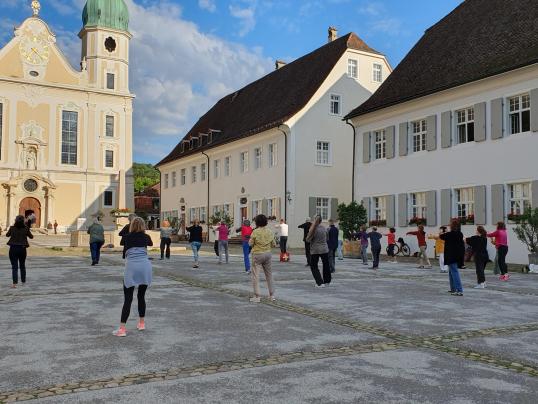 Bewegung auf dem Domplatz